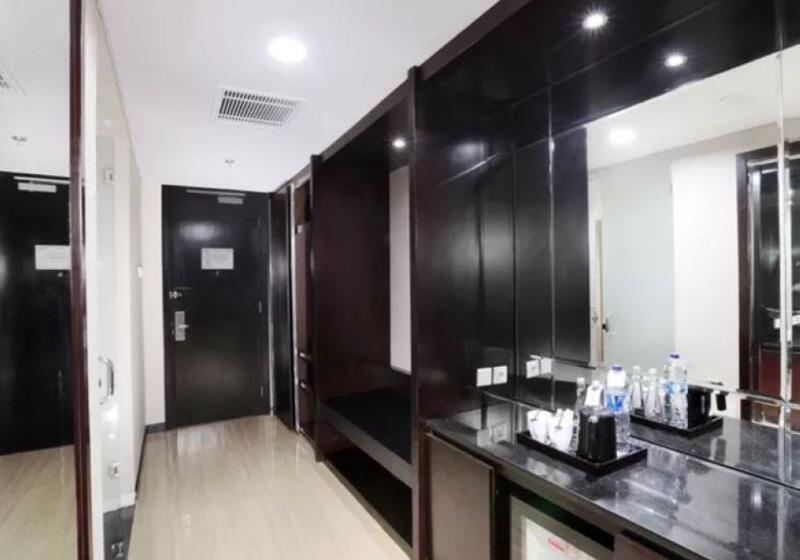 Полулюкс, The Alana Hotel & Convention Center Solo By Aston