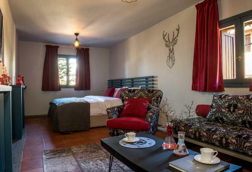 سوییت, La Maison Des Cèdres