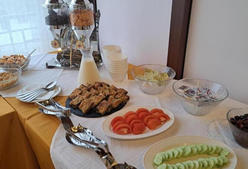 اتاق استاندارد چهار تخته, Archontiko Tzoumerkon