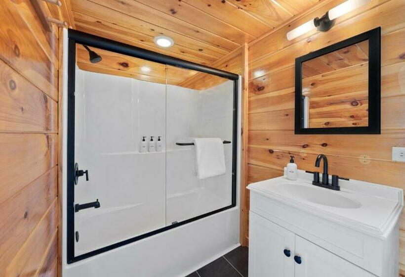 Люкс Кровать Кинг, Wolfjaw Lodge