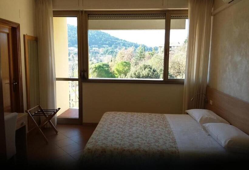 اتاق استاندارد, Albergo Nyers