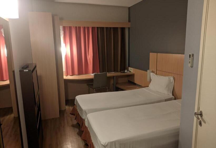 Номер Стандарт, Ibis Montes Claros Shopping
