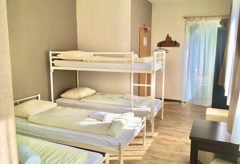Семейный Номер, Sportland Inn