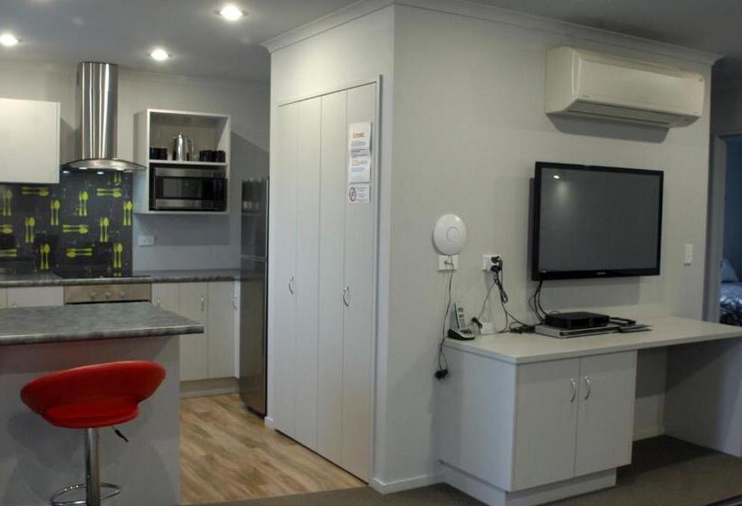 Апартаменты 2 Спальни, Shelby Motor Lodge
