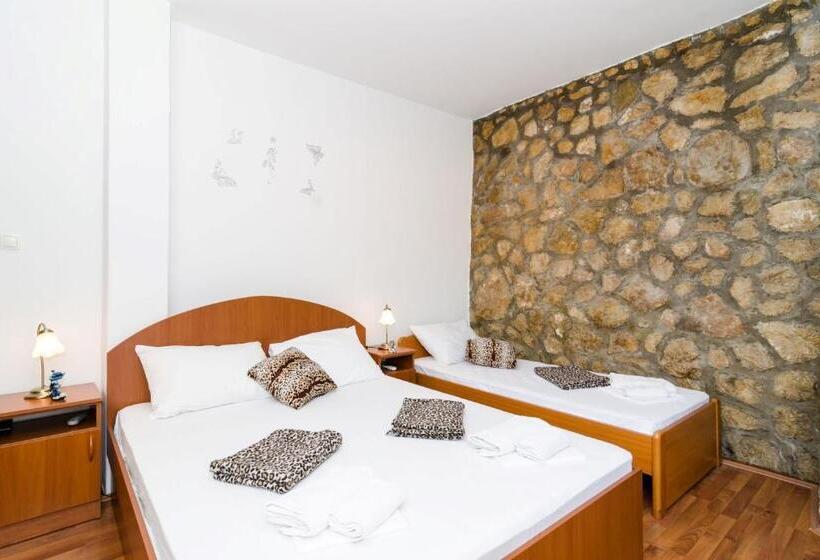 Triple Room Sea View, Guest House Daniela