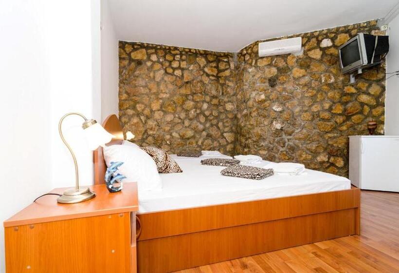 Triple Room Sea View, Guest House Daniela