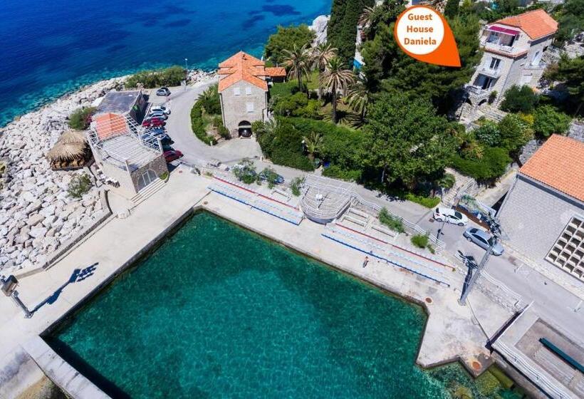 اتاق راحتی با چشم‌انداز دریا, Guest House Daniela