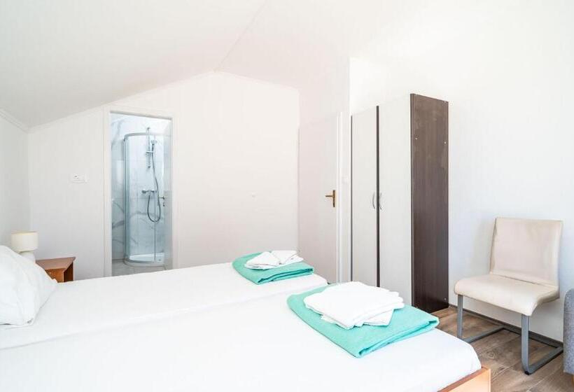 اتاق سوپریور با چشم‌انداز دریا, Guest House Daniela