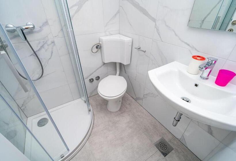 اتاق لوکس با چشم‌انداز دریا, Guest House Daniela