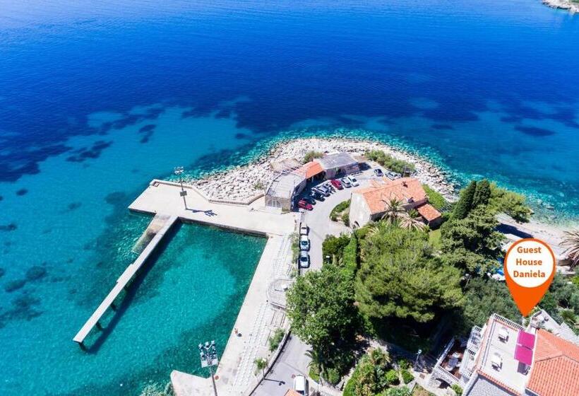 اتاق لوکس با چشم‌انداز دریا, Guest House Daniela