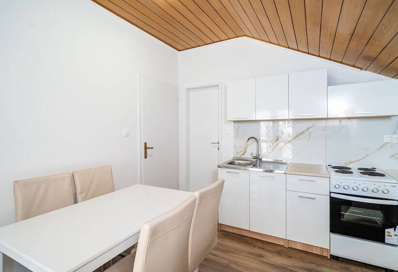 اتاق استاندارد با تراس و چشم‌انداز دریا, Guest House Daniela