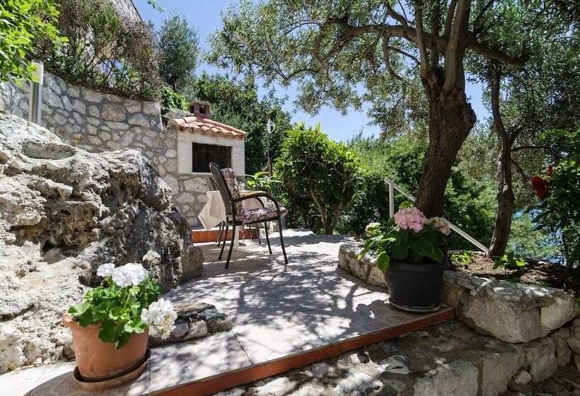 اتاق استاندارد با تراس و چشم‌انداز دریا, Guest House Daniela