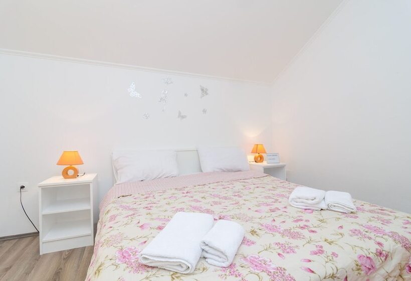 اتاق استاندارد با تراس و چشم‌انداز دریا, Guest House Daniela