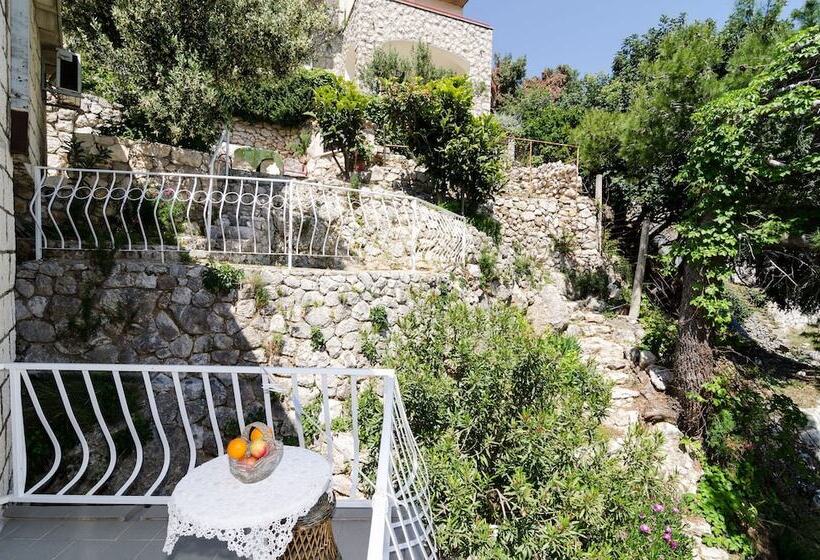 اتاق استاندارد با بالکن و چشم‌انداز دریا, Guest House Daniela