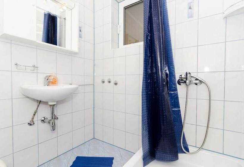 اتاق استاندارد با بالکن و چشم‌انداز دریا, Guest House Daniela