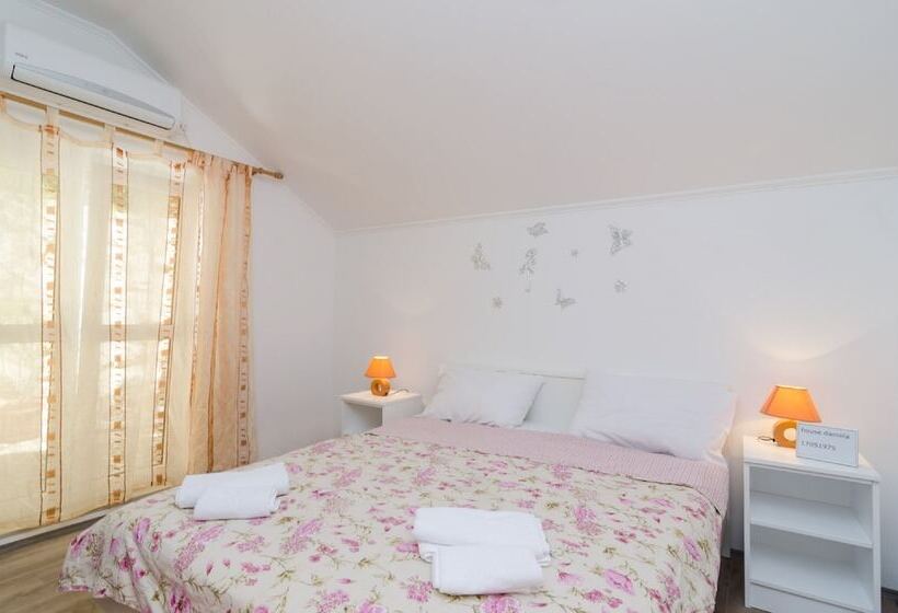 اتاق استاندارد با تراس و چشم‌انداز دریا, Guest House Daniela