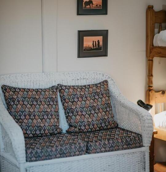 Семейный Номер, The Village Lodge