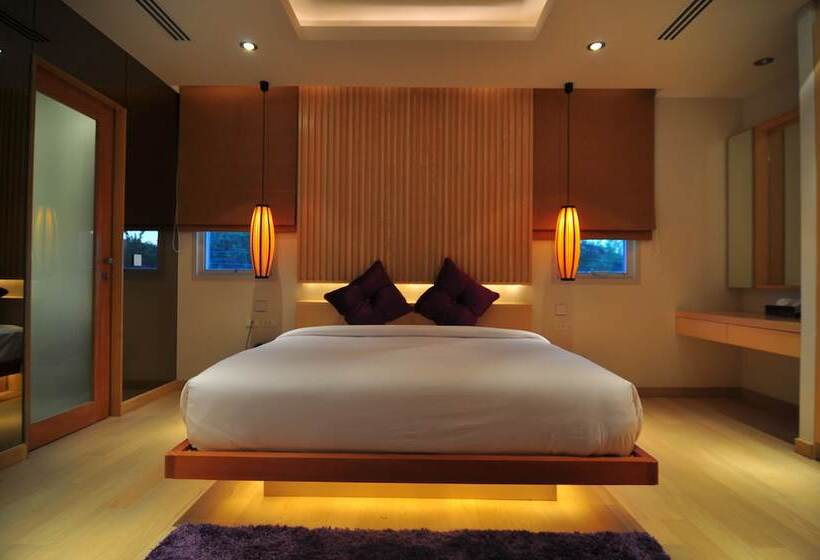 Люкс, Beachfront Phuket