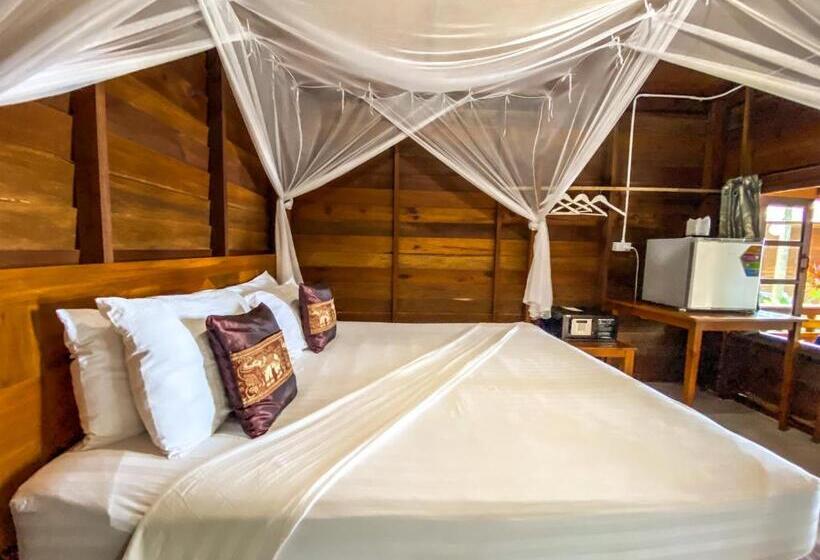 디럭스 방갈로, Lipe Beach Resort