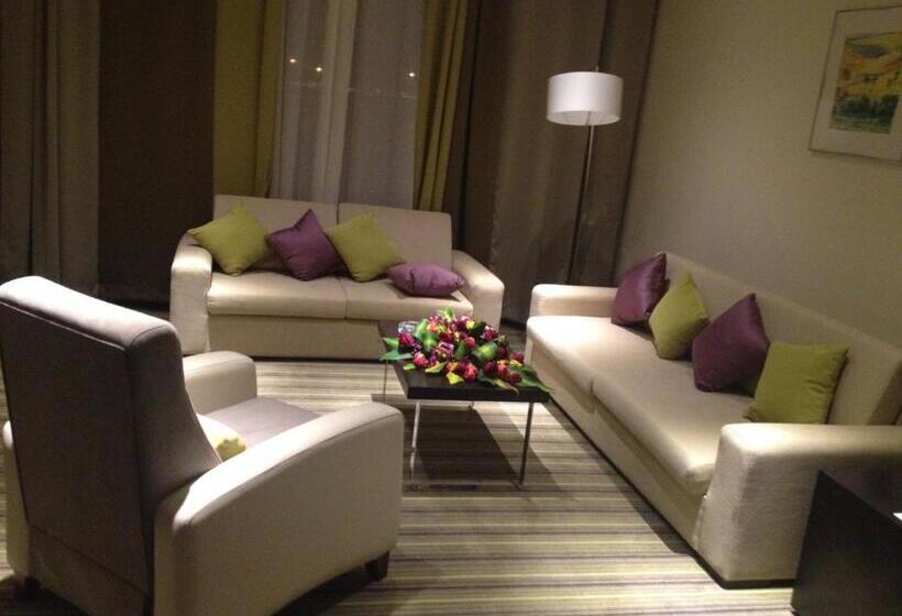 سوییت با چشم‌انداز دریا, Radisson Blu Resort Jizan