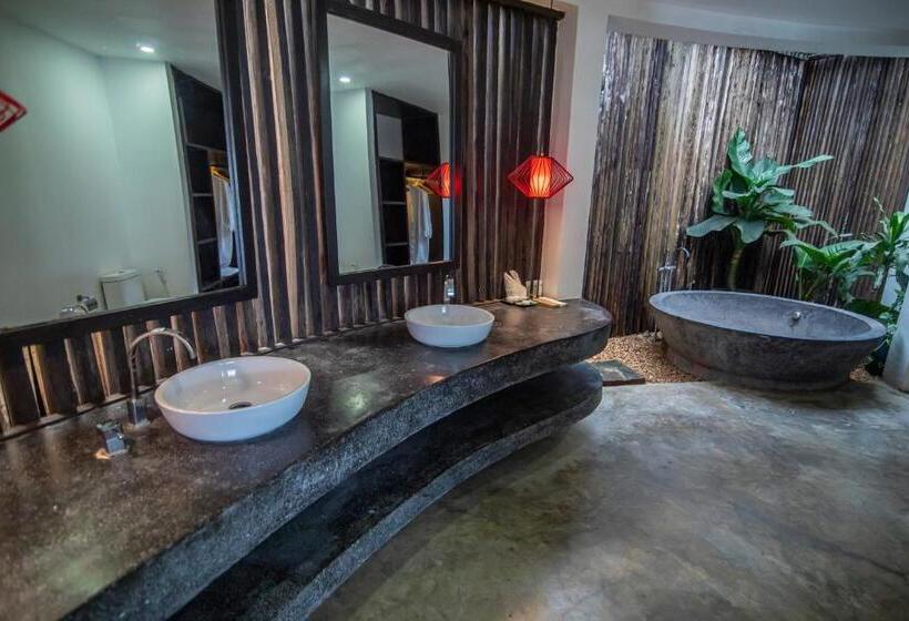 اتاق اجرایی, Ren Resort