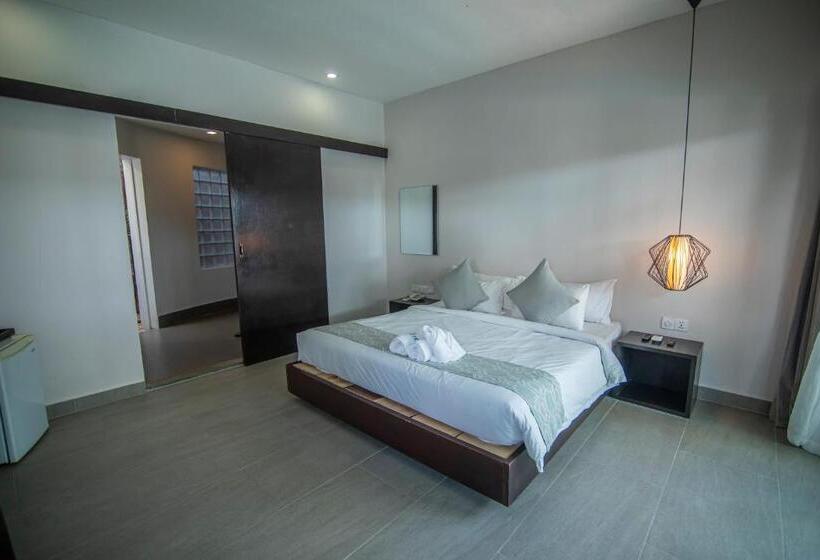 اتاق کلاب, Ren Resort