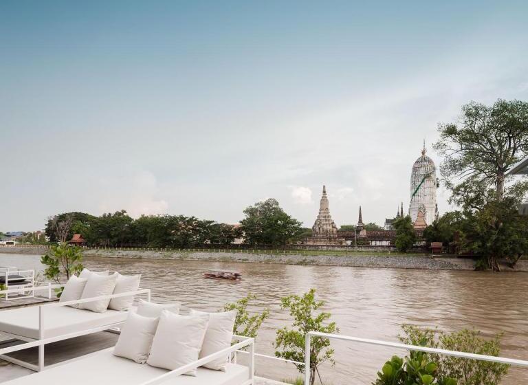 Deluxe room with river view, Sala Ayutthaya