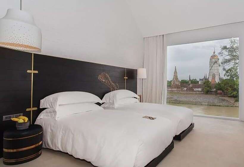 Deluxe room with river view, Sala Ayutthaya