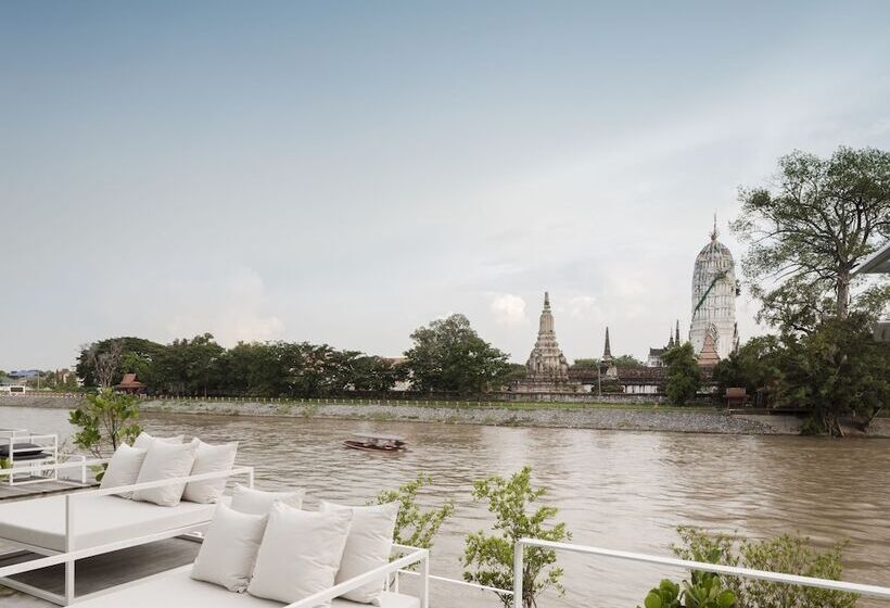 Deluxe room with river view, Sala Ayutthaya