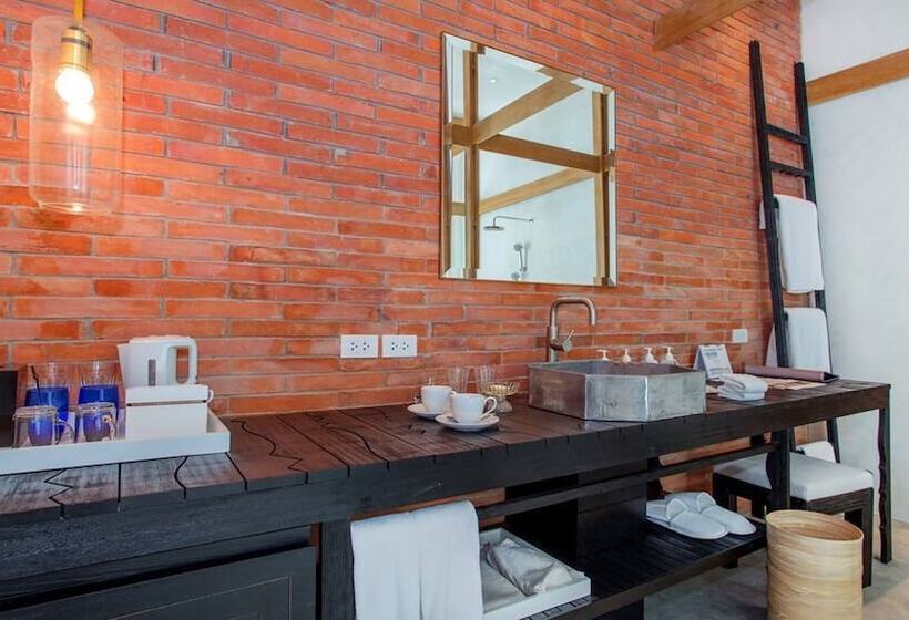 سوییت با استخر, Sala Ayutthaya