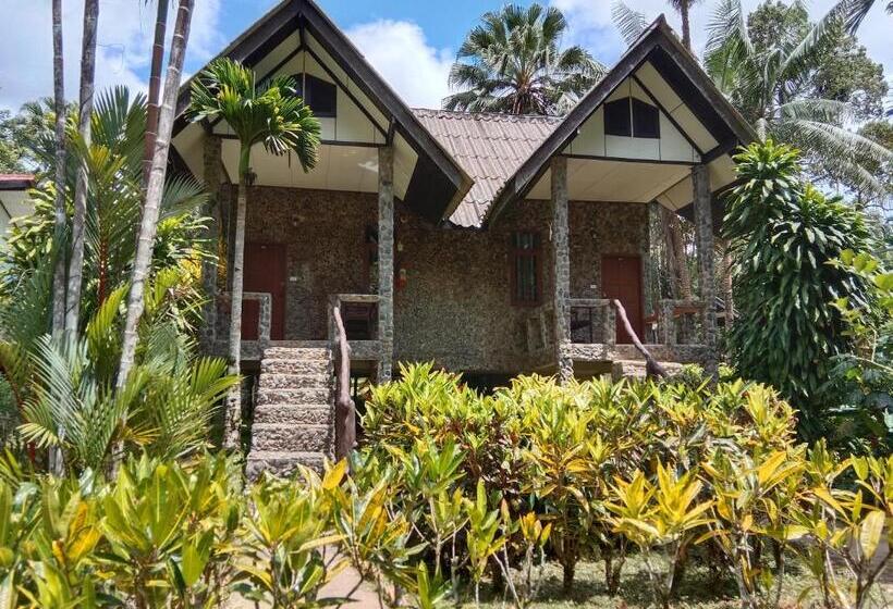 标准平房, Tree Tops River Huts