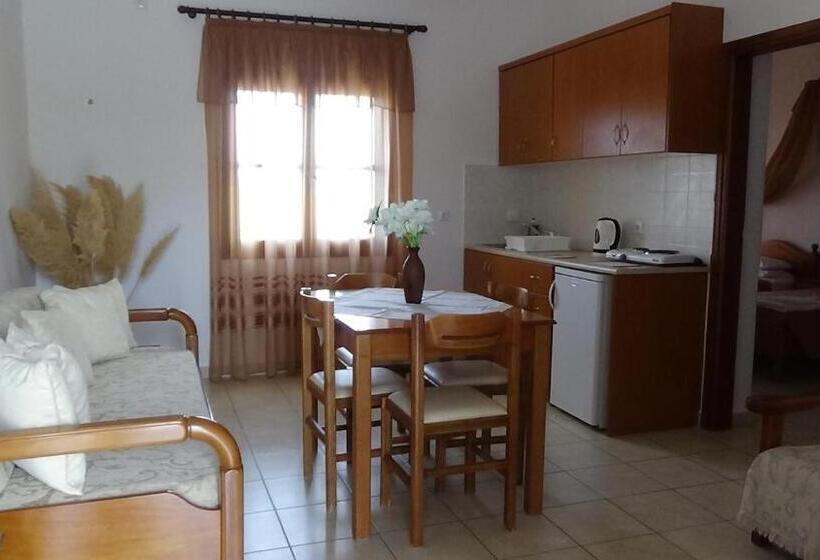 דירת חדר, Villa Angira