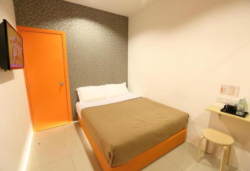 اتاق لوکس, 1 Hotel Kuchai Lama