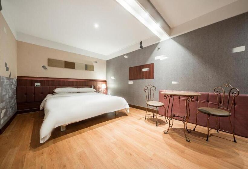 اتاق لوکس, Friendly Dh Naissance Hotel By Mindrum Group