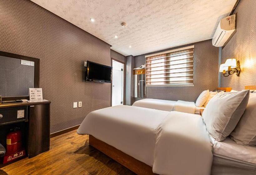 اتاق اکونومی, Friendly Dh Naissance Hotel By Mindrum Group
