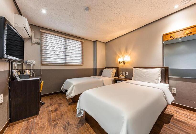 اتاق اکونومی, Friendly Dh Naissance Hotel By Mindrum Group