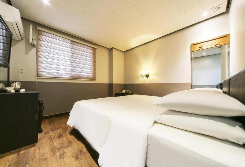اتاق اکونومی, Friendly Dh Naissance Hotel By Mindrum Group