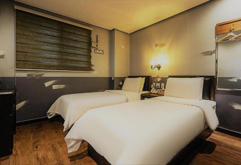 اتاق اکونومی, Friendly Dh Naissance Hotel By Mindrum Group