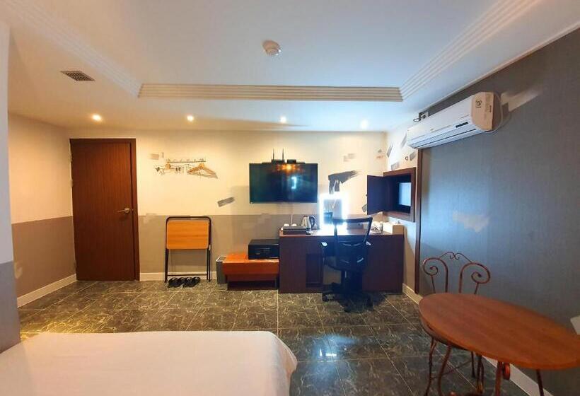 اتاق استاندارد, Friendly Dh Naissance Hotel By Mindrum Group