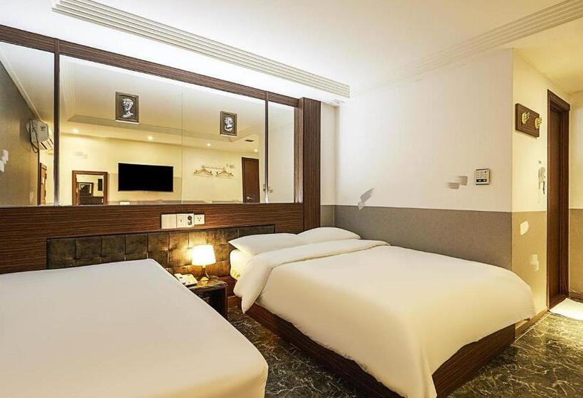 اتاق استاندارد, Friendly Dh Naissance Hotel By Mindrum Group