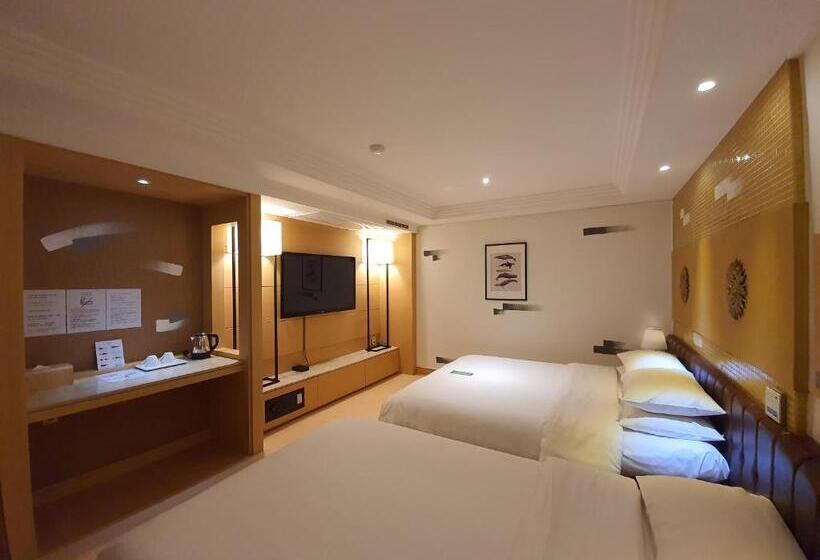اتاق سوپریور خانوادگی, Friendly Dh Naissance Hotel By Mindrum Group