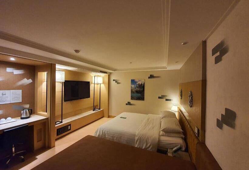 اتاق سوپریور خانوادگی, Friendly Dh Naissance Hotel By Mindrum Group