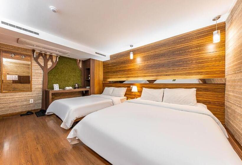 اتاق لوکس خانوادگی, Friendly Dh Naissance Hotel By Mindrum Group