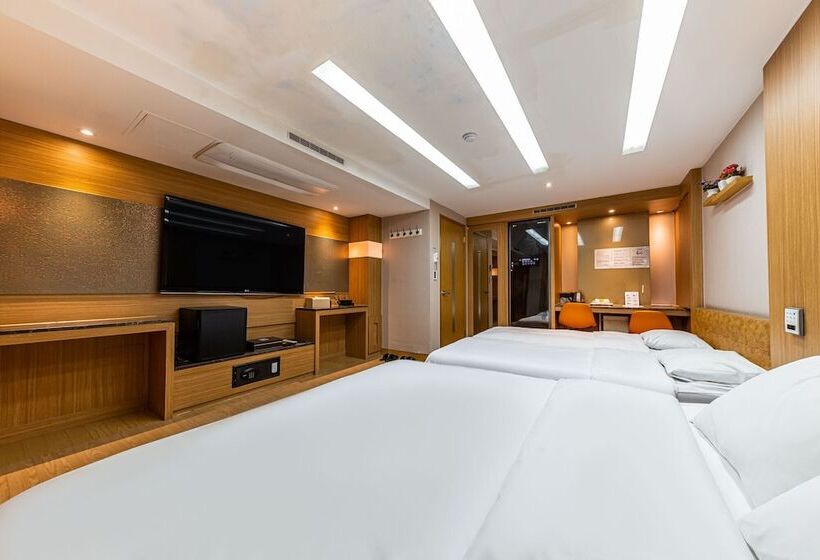 اتاق استاندارد, Friendly Dh Naissance Hotel By Mindrum Group