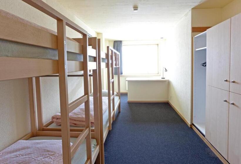 اتاق استاندارد چهارنفره با سرویس بهداشتی مشترک, St. Moritz Youth Hostel