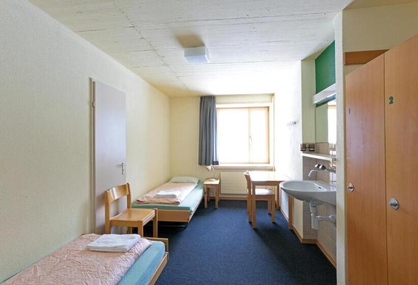 اتاق استاندارد با سرویس بهداشتی مشترک, St. Moritz Youth Hostel