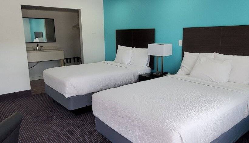 Номер Стандарт 2 Двуспальные Кровати, Travelodge By Wyndham Livonia Canton Novi Detroit Area
