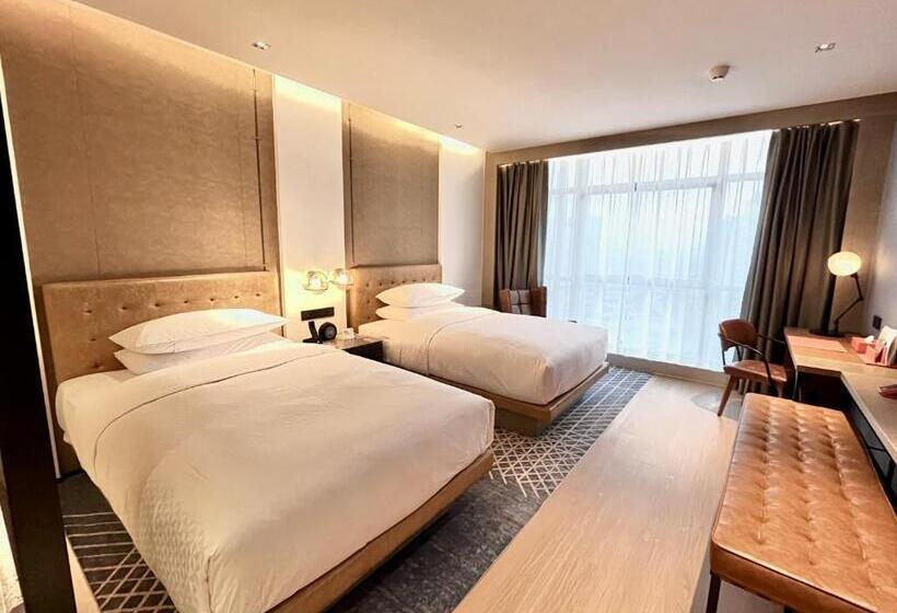 Номер Премиум Вид на Город, Four Points By Sheraton Chongqing, Yongchuan