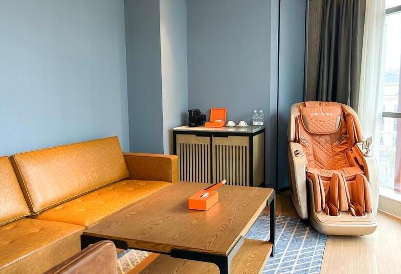 Полулюкс Кровать Кинг, Four Points By Sheraton Chongqing, Yongchuan