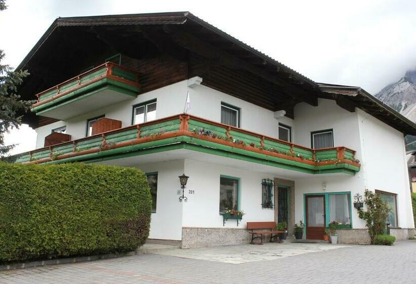 Номер Стандарт, Haus Margit